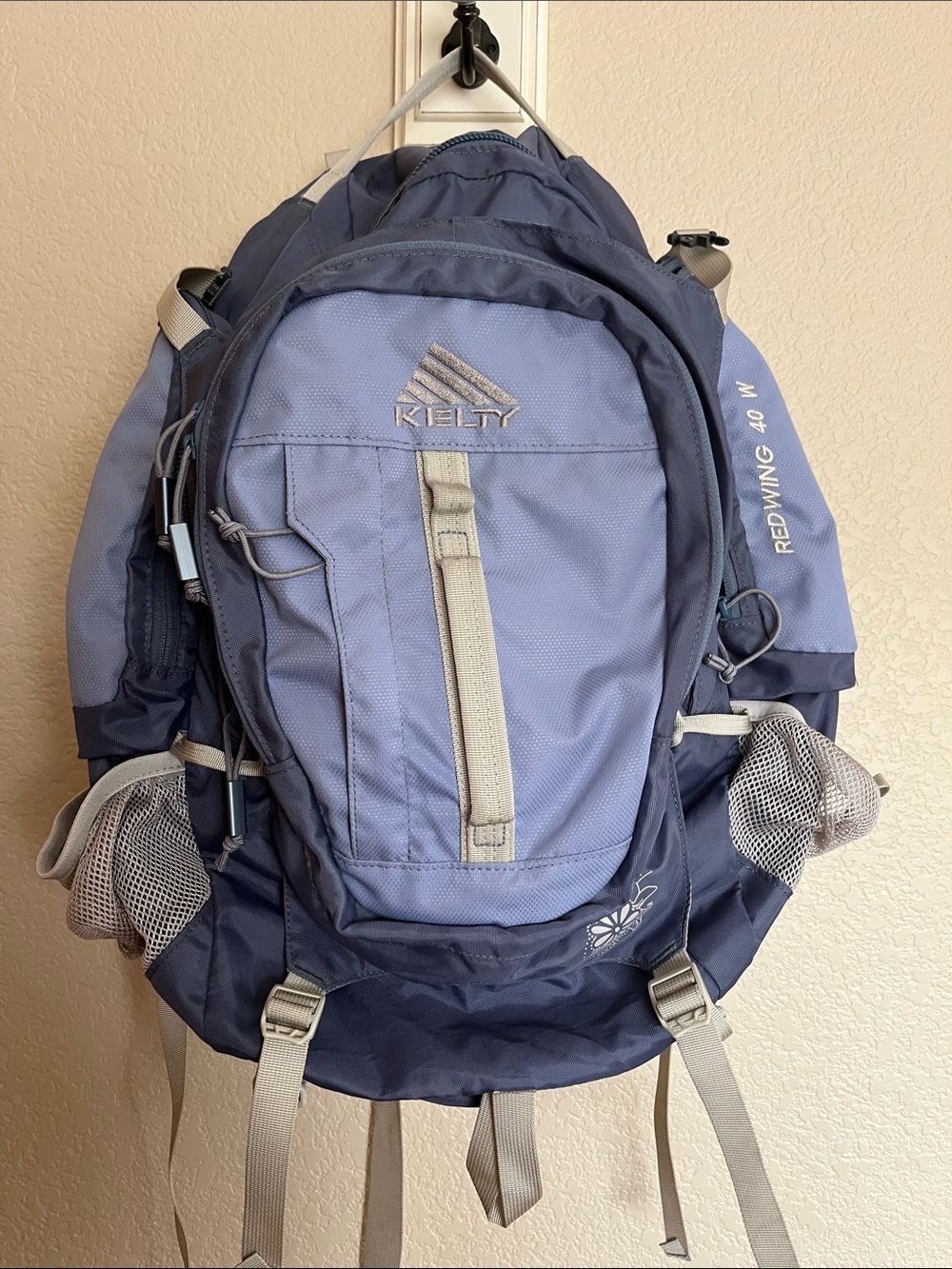 LIKE NEW KELTY Redwing 40 W, used one time!